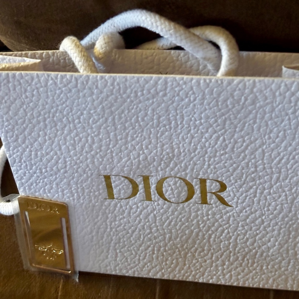 Christian Dior Gold Clip/Bookmark with Bee Design & Dior White w/ Gold Bag! New. - Picture 2 of 8